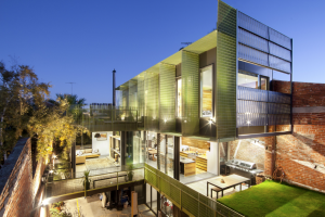 Nieuw duurzaam designhuis in oud magazijn